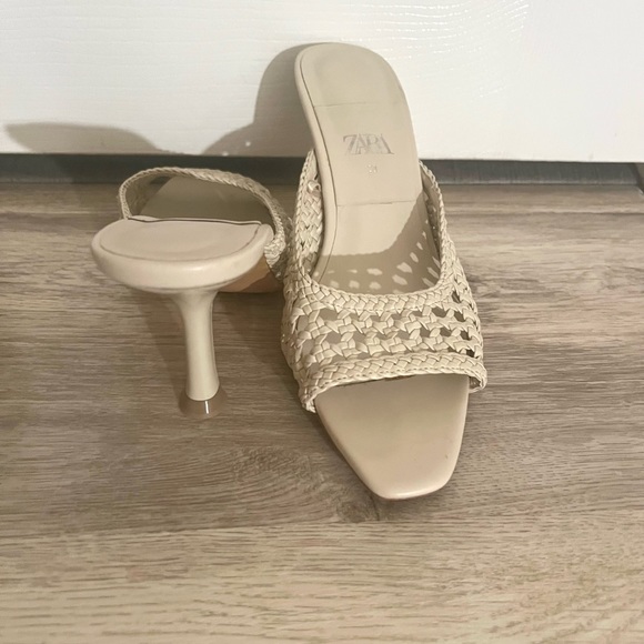 Zara Braided Neutral Mule heels - Picture 3 of 6